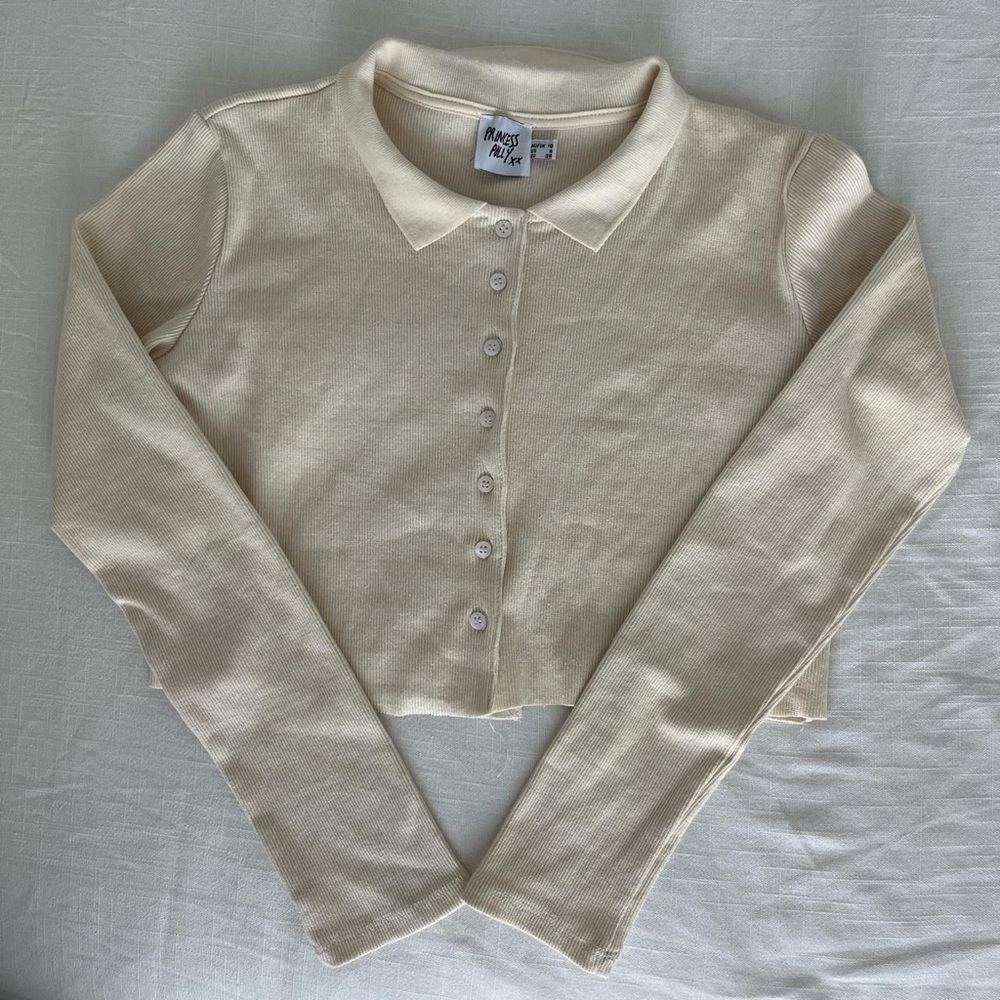 Long sleeve cream cardigan 🍨